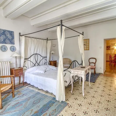 Mas D'escattes 4* Nîmes