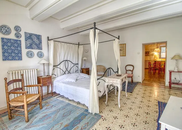 Mas D'escattes 4* Ним